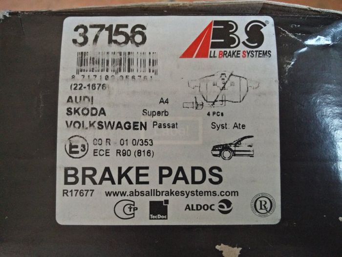 Audi A4 (B6 B7) A6 (C5 C6) VW Passat B5 B5.5 Seat Exeo Skoda Superb FRONT Brake Pad Set