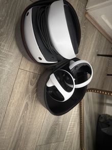 Excellent condition PlayStation Vr2 with hard shell case .