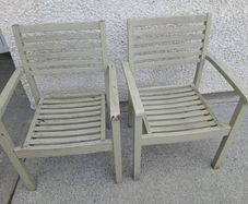 2 garden chairs