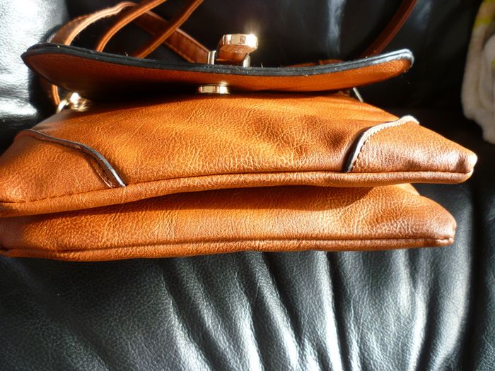 Hand Bag Crossbody Brown Faux Leather Multi Pocket Handbag- Purchased In Carraig Donn