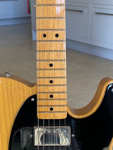 Fender 52 Telecaster American Vintage Reissue Limited Edition FSR. Albert Lee signature on back of headstock.