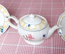 Homecraft By Noritake Arklow Teapot,  Plate & Bowl