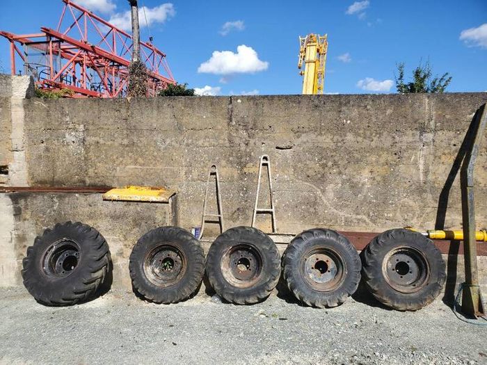 Axel and wheels 3 tonne dumper