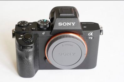 Sony A7ii - Full-frame Interchangeable Lens Camera 24.2MP, 5FPS, Full HD 1080p
