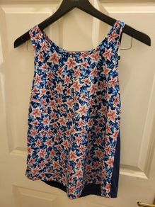 Ladies top flowery Dunnes Size 10 /38