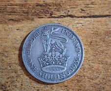 Great Britain UK 1935, One Shilling, George V, Silver Coin - free standard postage