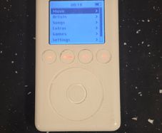 iPod 3rd Gen Classic 15gb (Free Post)
