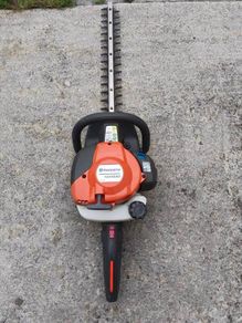 Husqvarna hedge trimmer 122HD60 in new condition.