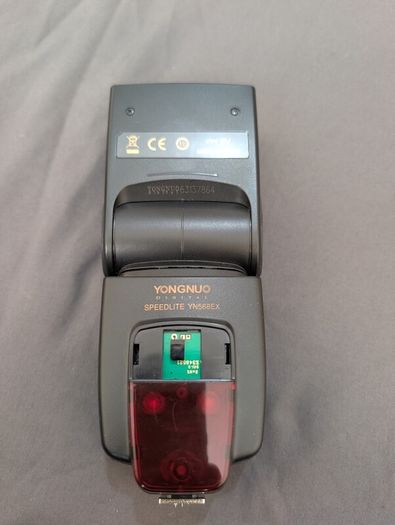 Yongnuo YN568EX Speedlite Flash Kit with Philips Charger & Rechargeable Batteries