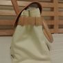 cream woman hand bag Image 3