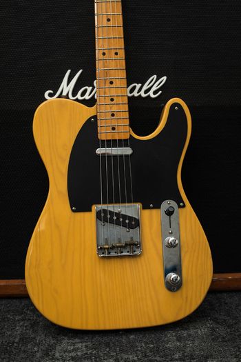 Fender American Vintage '52 Telecaster 1990s with Japanese Body - Butterscotch Blonde