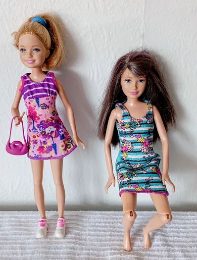 Skipper and Stacey dolls lot c