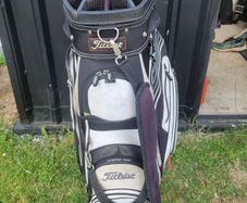 titleist golf bag