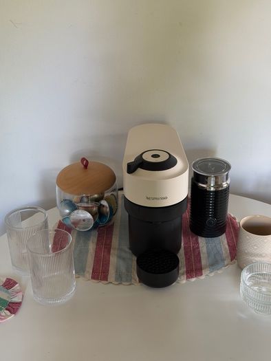 nespresso vertuo coffee machine & milk frozer + capsules