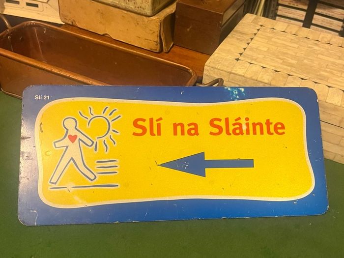 Vintage Sli na Slainte Sign