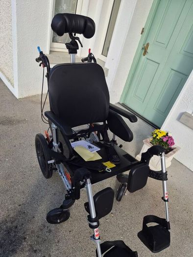 Icon 125 Adjustable Wheelchair