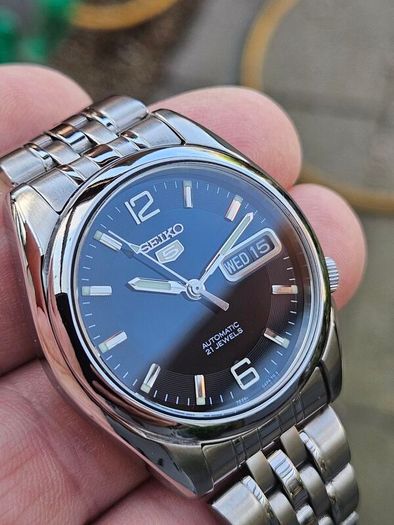 Watch Seiko 5 Automatic.