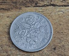 Great Britain UK 1964, 6 Pence Sixpence Coin, Elizabeth II - free standard postage