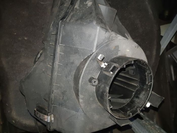 Audi A6 C6 3.0 TDi Air Filter Housing Air Box 059133835E