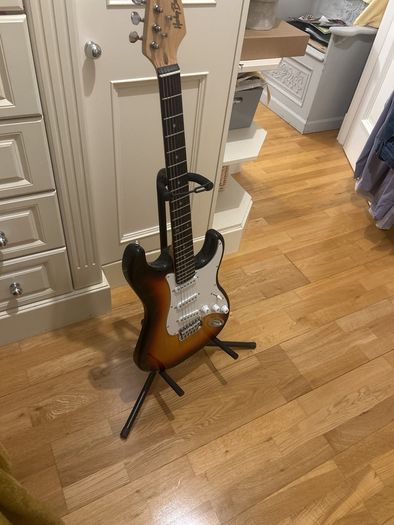 harley benton electric guitar perfect condition never used
