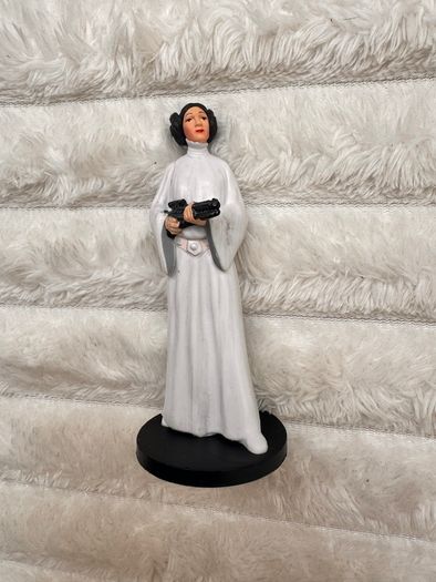 Star Wars Princess Leia Disney Store Cake Topper Action Figure approx. 9 cm. Used Please see photos
