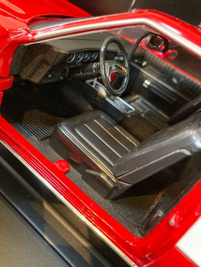 Ford Gran Torino Scale 1/18 Starsky & Hutch 2