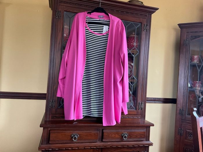 NEW  FURTHER REDUCED from SAMOON a pink casual cardigan with side slits and a matching black and white top with pink trim . Length of both items is 33 inches