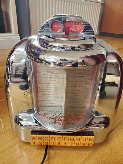 Vintage Spirit of St Louis Collector's Edition Diner Jukebox Radio & Cassette Player