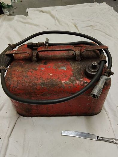 Vintage Mercury Outboard Motor 6hp and Mercury Fuel Tank