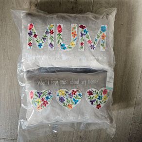 LANGS Home decorative pillows Cushions Mum Hearts new sealed pack of 2 RRP 20 euro new