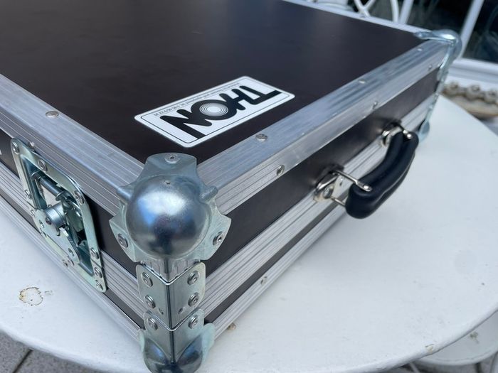 Mackie Pro FX 16 V3 Mixer PA (with flight case)