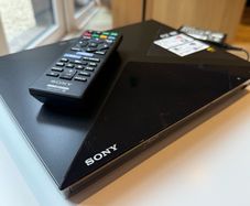 Sony BDP-S1200 1080p Blu-ray Player - Complete with Remote & Power Supply