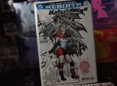 Harley Quinn ! Issue #25 ! Frank Cho Variant Cover ! 2017 ! by DC Comics !