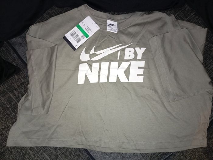 ladies brand new crop top