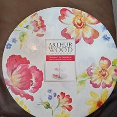 cake stand