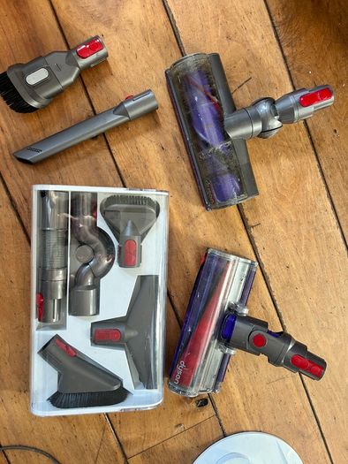 Dyson V10 Cordless Vacuum Cleaner with Stand and Accessories