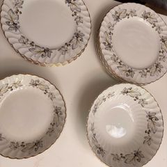 Aynsley Bone China Dinner Set Plates Bowls and Serving Bowl 17 Pieces