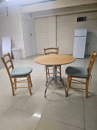 Dining table with Chairs