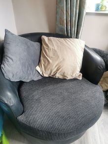 Round armchair