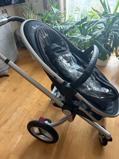 Silver Cross Surf Pram ( Canopy/Top-hood is missing)