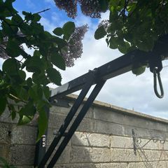 Heavy  duty wall mount for full size punch bag