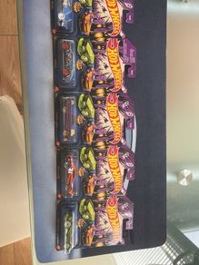 Hot wheels Halloween 5 cars DXT91