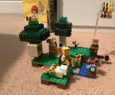 Lego  Minecraft bee farm (2021)