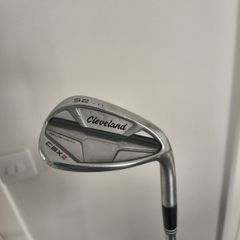 Cleveland Wedge, Titleist Hybrid & Putter