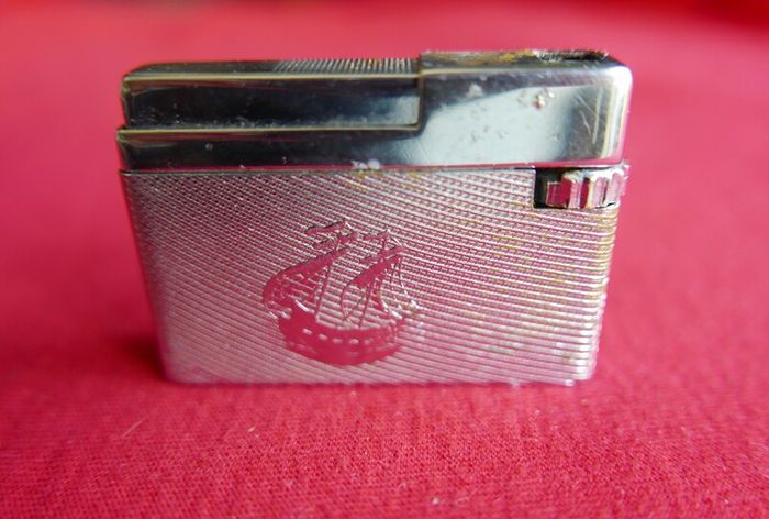 Vintage SILVER MATCH Pocket Gas Lighter