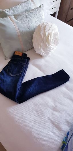 Super High Waist Dark Denim Jeans - Size 6
