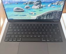 MacBook M3 Pro mint