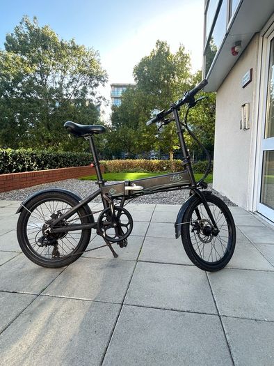 Fiido Folding Electric Bike/  New Tyres & Brakes + Charger & Free Lock