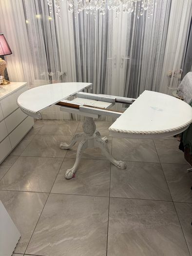 extendable vintage table and chairs