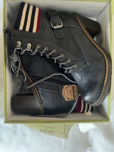 New Refresh Ankle Boots